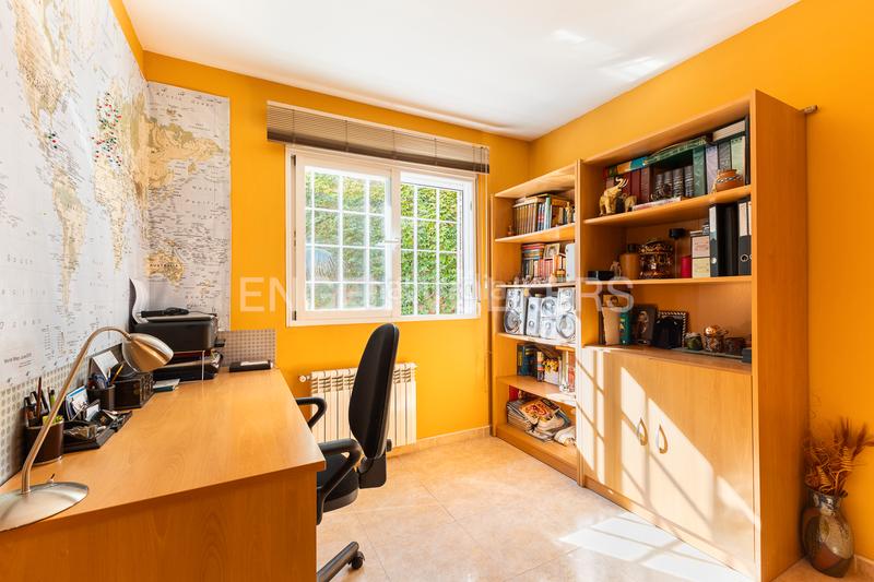 Foto 45ee363e-eef0-42a4-86e3-1dd4c076e18f. Casa diseño eterno y calidad superior en Sierra Perenchiza-Cumbres de Calicanto-Sto Domingo Chiva