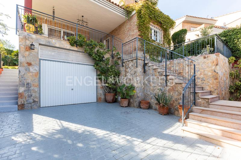 Foto 8b1680fc-658e-448c-86b5-8144994d22c4. Casa diseño eterno y calidad superior en Sierra Perenchiza-Cumbres de Calicanto-Sto Domingo Chiva