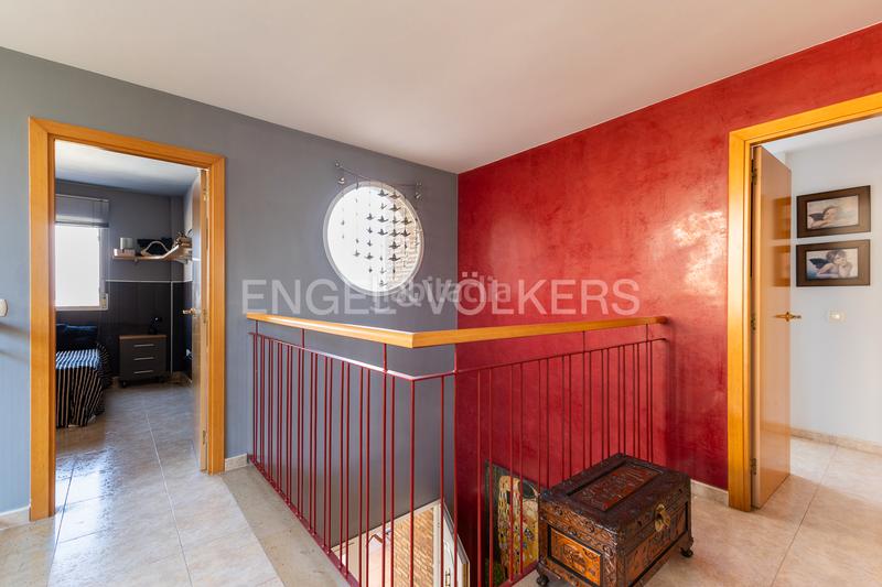 Foto 94e6438f-fecb-42fd-b362-1fe55a15e25d. Casa diseño eterno y calidad superior en Sierra Perenchiza-Cumbres de Calicanto-Sto Domingo Chiva