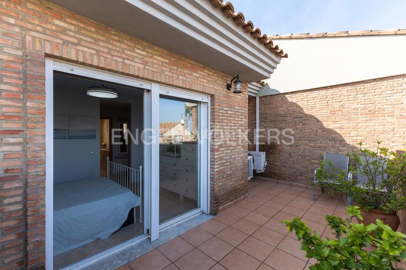 Foto cf855f2e-db37-47c7-93ee-226e743547d6. Casa diseño eterno y calidad superior en Sierra Perenchiza-Cumbres de Calicanto-Sto Domingo Chiva