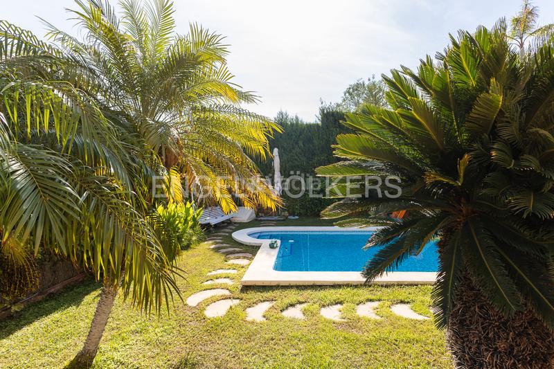 Foto fb1ed927-89a0-4090-8fd8-d0cdbaa1844a. Casa diseño eterno y calidad superior en Sierra Perenchiza-Cumbres de Calicanto-Sto Domingo Chiva