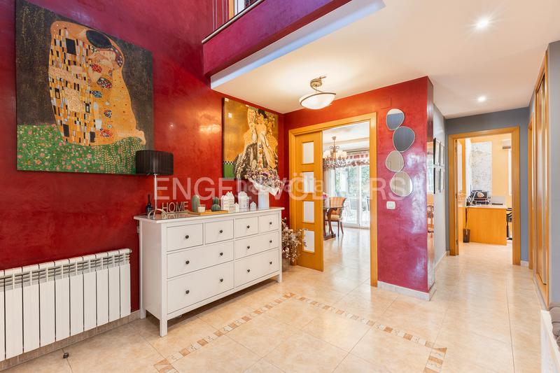 Foto fce3e299-ff69-487c-91de-e574c60a8fc3. Casa diseño eterno y calidad superior en Sierra Perenchiza-Cumbres de Calicanto-Sto Domingo Chiva