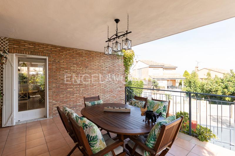 Foto fd50d0b5-da20-4916-8ec5-fbf5631f2ec3. Casa diseño eterno y calidad superior en Sierra Perenchiza-Cumbres de Calicanto-Sto Domingo Chiva