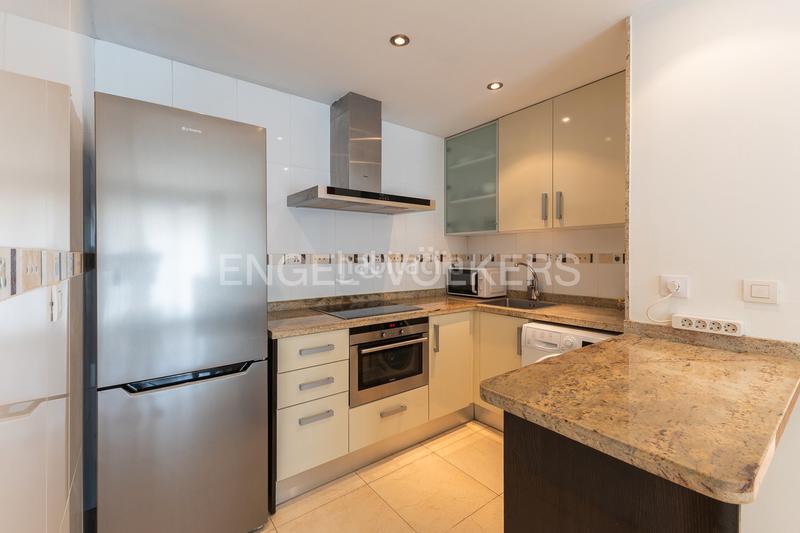 Foto 7cf7badb-a24c-4c6e-9f5b-2c01179fcf12. Rent apartment with heating pool in La Patacona Alboraya