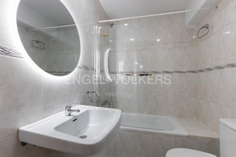 Foto 45602d19-dd32-4124-bdff-0bd70cd0e51b. Alquiler apartamento fantástico piso sin amueblar ubicado junto a la plaza del ayuntamiento en Valencia