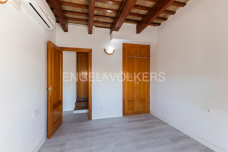 Foto eaec7454-51e9-469a-9915-b4385a4cba65. Alquiler apartamento fantástico piso sin amueblar ubicado junto a la plaza del ayuntamiento en Valencia