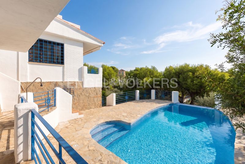 Foto d6896b89-3ff9-4d25-9c7d-2000231a721b. Casa amb calefacció aparcament piscina a La Renegà-Torre Bellver-Les Platgetes Oropesa del Mar