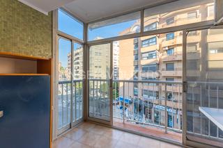 Apartament a Nou Moles. Vivienda con terraza en avenida del cid