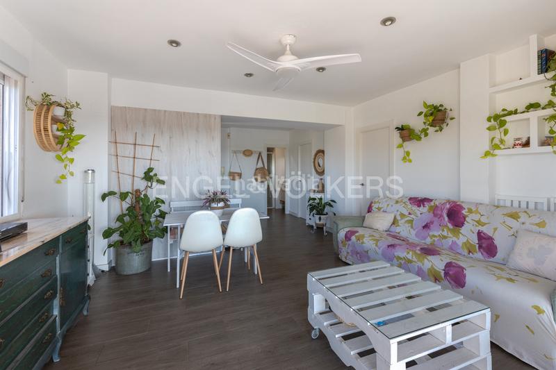 Foto 4a180cf7-728c-4f6c-88e3-9c6a67237eee. Apartamento excelente apartamento con vistas al mar en Sagunt