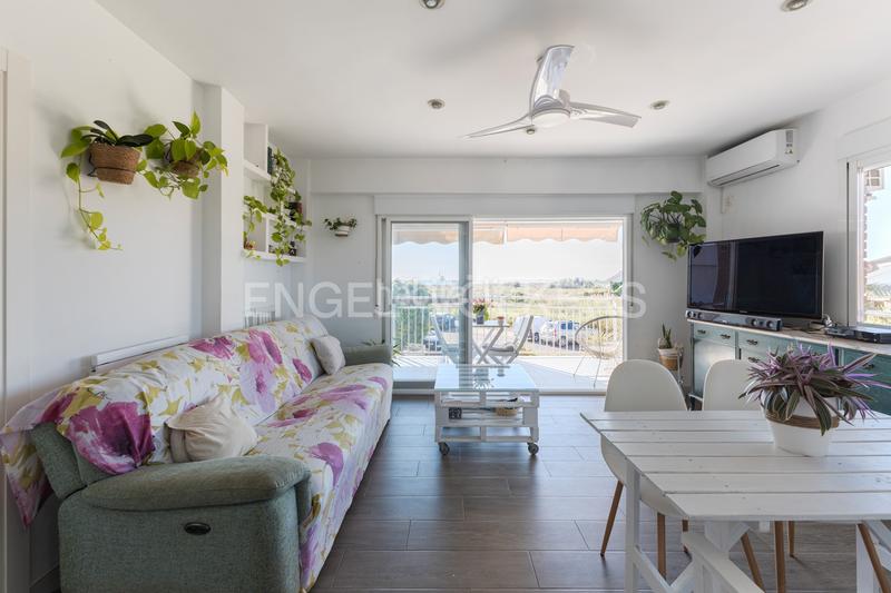 Foto b2843ba5-fe31-48fb-8849-731e1ae6430e. Apartamento excelente apartamento con vistas al mar en Sagunt