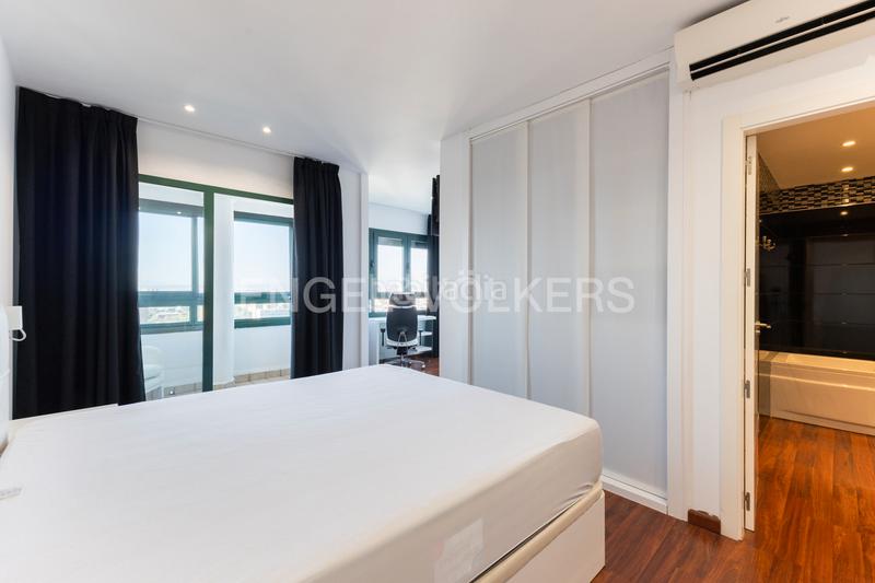 Foto 12da4a3c-1d04-42d2-9eff-329408cdf34b. Àtic amb calefacció aparcament piscina a Ciutat de les Ciències i de les Arts - Justicia Valencia