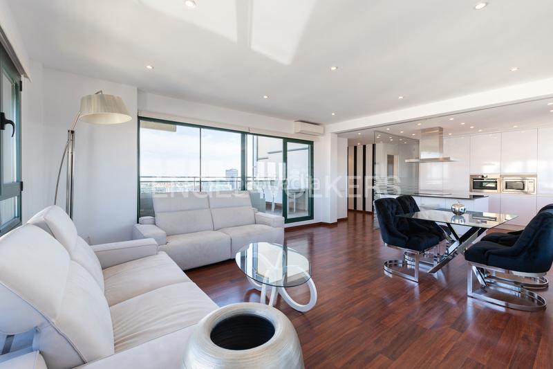 Foto 27beef07-537c-4b79-94ec-6b7bd18b2405. Àtic amb calefacció aparcament piscina a Ciutat de les Ciències i de les Arts - Justicia Valencia