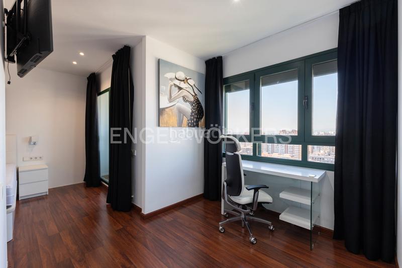 Foto 2fdcf612-fc38-4e3a-a499-4b0b70242928. Àtic amb calefacció aparcament piscina a Ciutat de les Ciències i de les Arts - Justicia Valencia