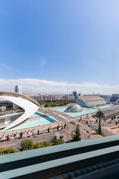 Foto 5e60480d-c253-4415-9b90-41522431f8a4. Àtic amb calefacció aparcament piscina a Ciutat de les Ciències i de les Arts - Justicia Valencia