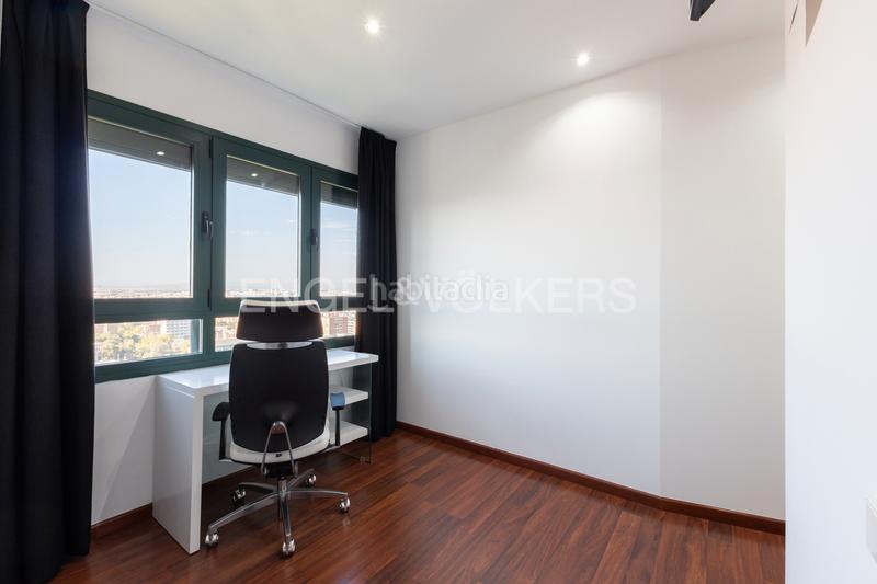 Foto 73ce9431-ea6b-4659-8484-180c4bd25509. Àtic amb calefacció aparcament piscina a Ciutat de les Ciències i de les Arts - Justicia Valencia