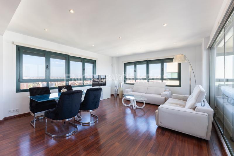 Foto 75344ed0-8d12-48f0-bebc-26caf294a264. Àtic amb calefacció aparcament piscina a Ciutat de les Ciències i de les Arts - Justicia Valencia