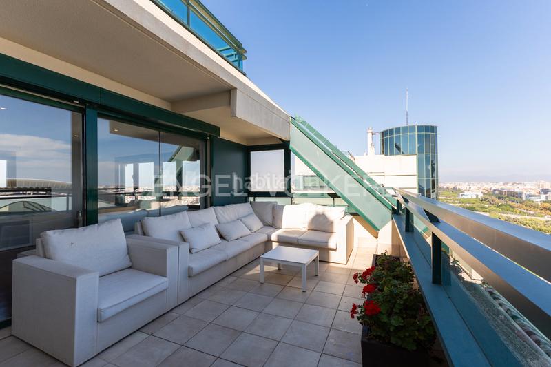 Foto 82dc611b-c243-4211-8a16-fa96929b1d7b. Àtic amb calefacció aparcament piscina a Ciutat de les Ciències i de les Arts - Justicia Valencia