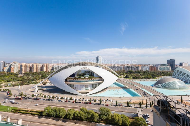 Foto b4c4b8c0-1da1-4597-a4ef-44a6e157a2fd. Àtic amb calefacció aparcament piscina a Ciutat de les Ciències i de les Arts - Justicia Valencia