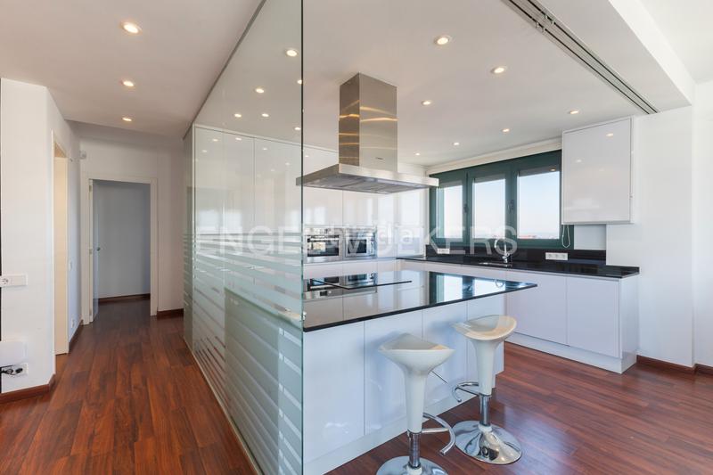 Foto b86139b9-875a-4a6b-b49f-fd852506e117. Àtic amb calefacció aparcament piscina a Ciutat de les Ciències i de les Arts - Justicia Valencia