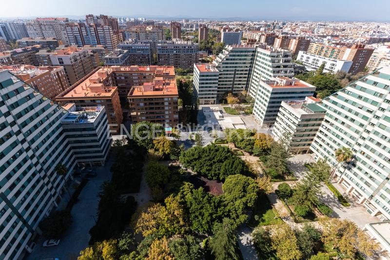 Foto c640c4df-ba20-4657-b941-fc9066e1997c. Àtic amb calefacció aparcament piscina a Ciutat de les Ciències i de les Arts - Justicia Valencia