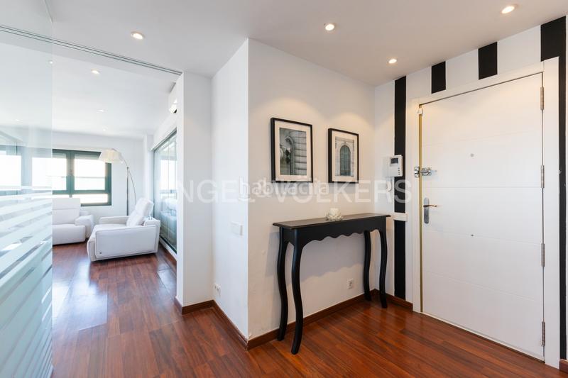 Foto f9106e3c-24f9-4a65-bac8-638318a1a48b. Àtic amb calefacció aparcament piscina a Ciutat de les Ciències i de les Arts - Justicia Valencia