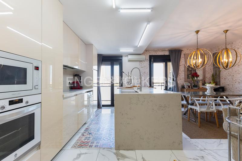 Foto 46e9e280-1108-4c20-a94d-bf8cf805ae91. Apartament amb calefacció aparcament piscina a Parc Central Torrent