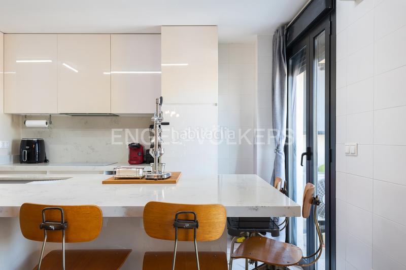 Foto 6ab9b3fd-29a4-49fe-b12e-87c8ea82fef7. Apartament amb calefacció aparcament piscina a Parc Central Torrent