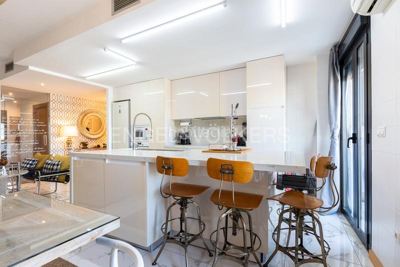 Foto bbf42574-45c3-47b0-8b88-903f7f8f0ae2. Apartament amb calefacció aparcament piscina a Parc Central Torrent