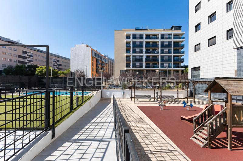 Foto c0be2052-4425-42fb-97d6-289640641235. Apartament amb calefacció aparcament piscina a Parc Central Torrent