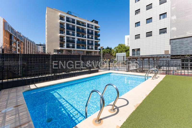 Foto ce3fc1a4-78c6-4179-88d7-dad7447c45a8. Apartament amb calefacció aparcament piscina a Parc Central Torrent