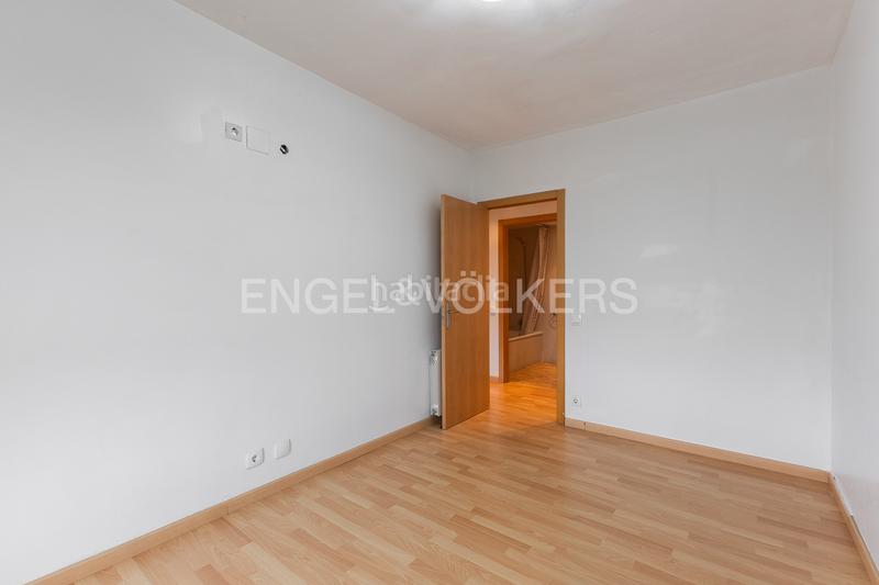 Foto cf3e4cd2-5882-44cf-bba3-ea68c504fb77. Piccolo appartamento con riscaldamento parcheggio in Valencia