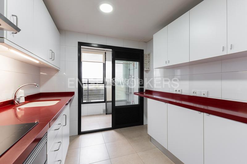 Foto d11078a4-d108-4648-9ab2-2688c40e9d76. Piccolo appartamento con riscaldamento parcheggio in Valencia