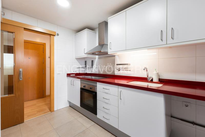 Foto ee9d876b-a022-4d6a-b47a-c8c9c356d499. Piccolo appartamento con riscaldamento parcheggio in Valencia