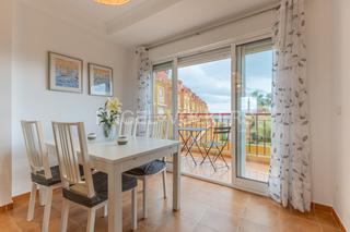 Apartamento en L'Almadrava - L'Estanyó. Moderno ático con vistas al mar