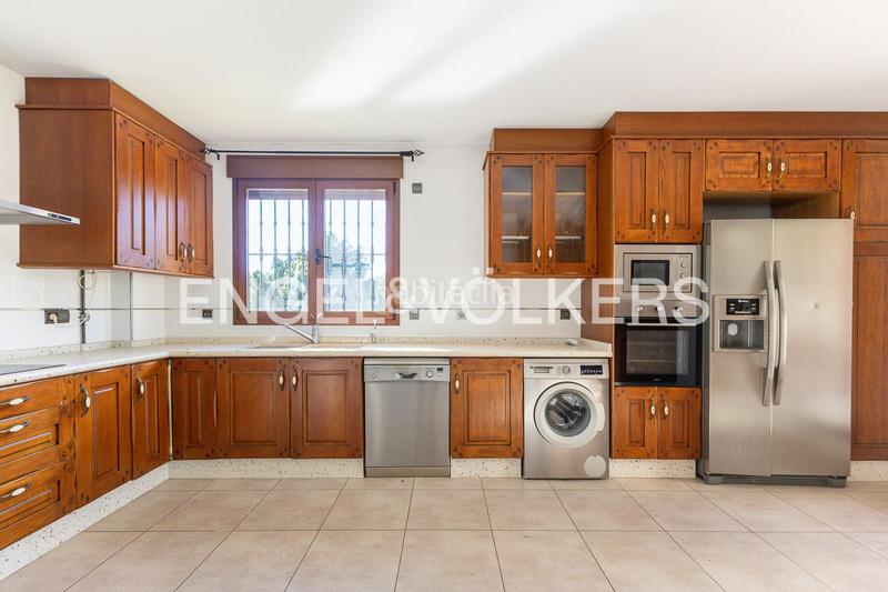 Foto 3efba579-0282-484e-8af4-ce69fcf986d5. Affitto casa con riscaldamento parcheggio piscina in Torrent