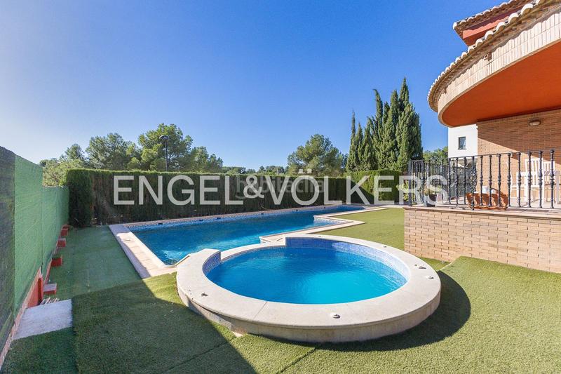 Foto 69e1aa46-ffc4-4379-9962-3a7b47f59669. Affitto casa con riscaldamento parcheggio piscina in Torrent