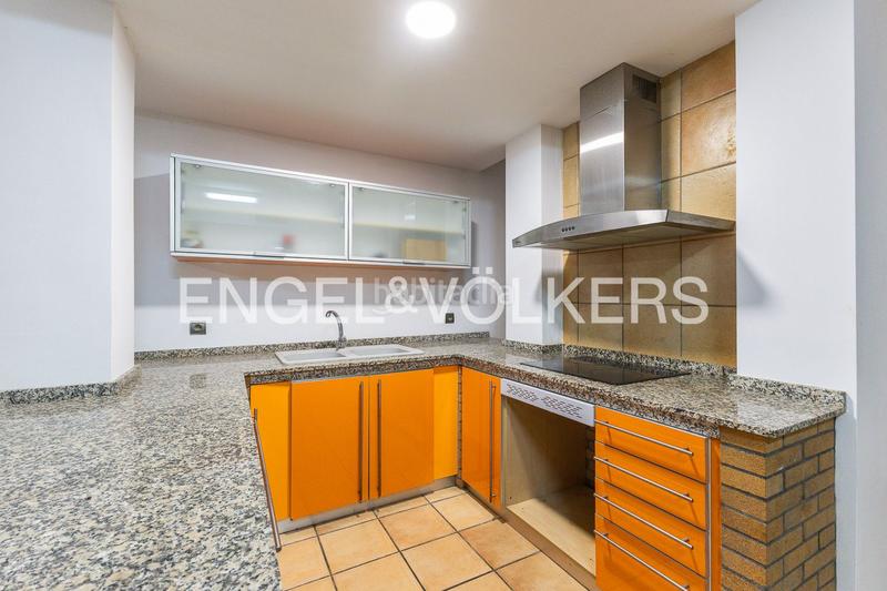 Foto b100ea37-dd6e-46db-9480-da2f9f2cbcac. Affitto casa con riscaldamento parcheggio piscina in Torrent