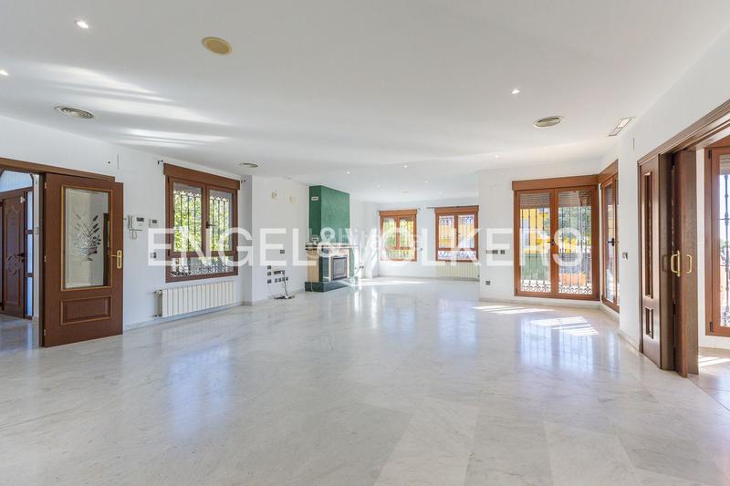 Foto fdefe2bf-7782-4b31-a89d-84d3bbadfd8b. Affitto casa con riscaldamento parcheggio piscina in Torrent