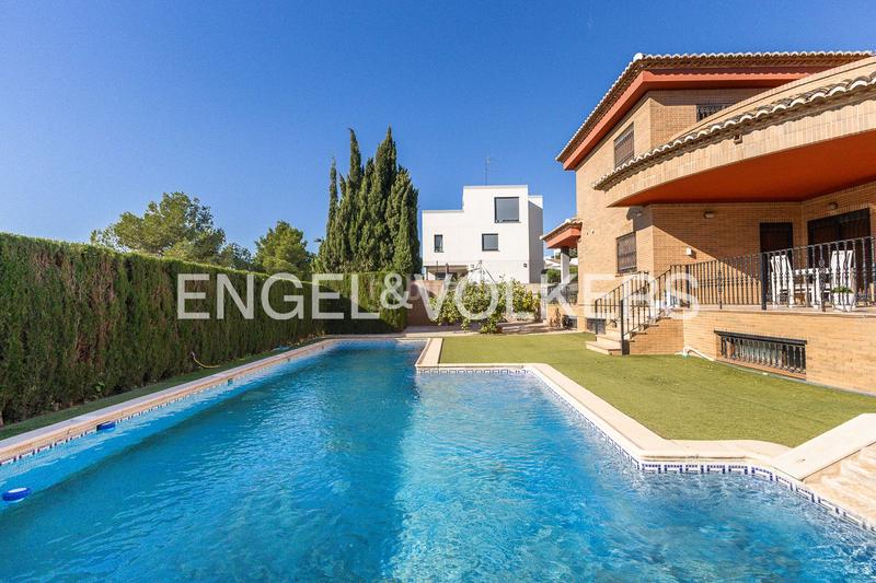 Foto 51b95aac-1f6b-4ddf-b308-a6e35b030896. Rent house with heating parking pool in El Vedat - Santa Apolonia Torrent