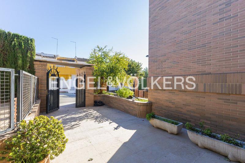 Foto 6b317f7e-8a81-4609-9454-8c74177f37cc. Rent house with heating parking pool in El Vedat - Santa Apolonia Torrent