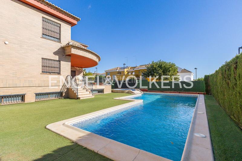 Foto f446bacf-a1fb-4c38-8d43-678c849a083b. Rent house with heating parking pool in El Vedat - Santa Apolonia Torrent