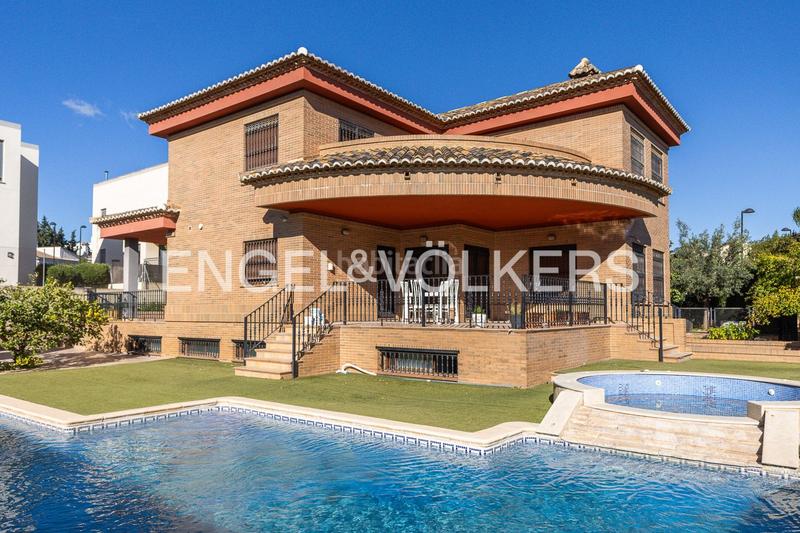 Foto fc5553a3-e3f4-4f3b-9fc5-3bb383938f6d. Rent house with heating parking pool in El Vedat - Santa Apolonia Torrent