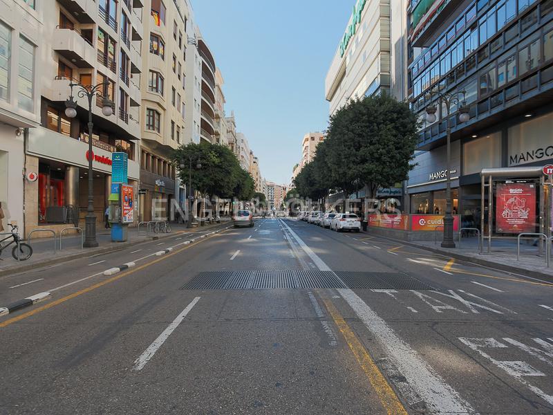 Foto a032df96-7b6c-4572-bd80-a8cbef5f461e. Apartament amb calefacció aparcament a Russafa Valencia