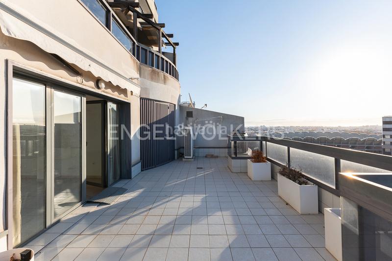 Foto 265ddfaa-5f21-4c81-8434-49f2c3f63d84. Attico con riscaldamento parcheggio piscina in Sant Pau Valencia