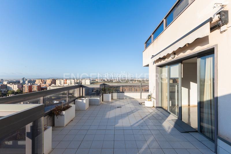 Foto 5ddd5183-05f3-4ade-937c-828643992394. Attico con riscaldamento parcheggio piscina in Sant Pau Valencia