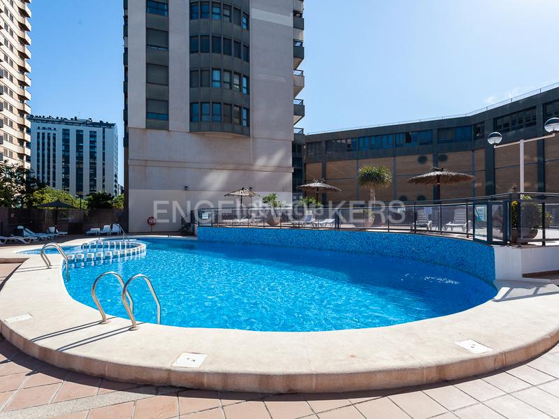 Foto 6c946849-51b8-4785-8185-e1e3fd89ba88. Attico con riscaldamento parcheggio piscina in Sant Pau Valencia