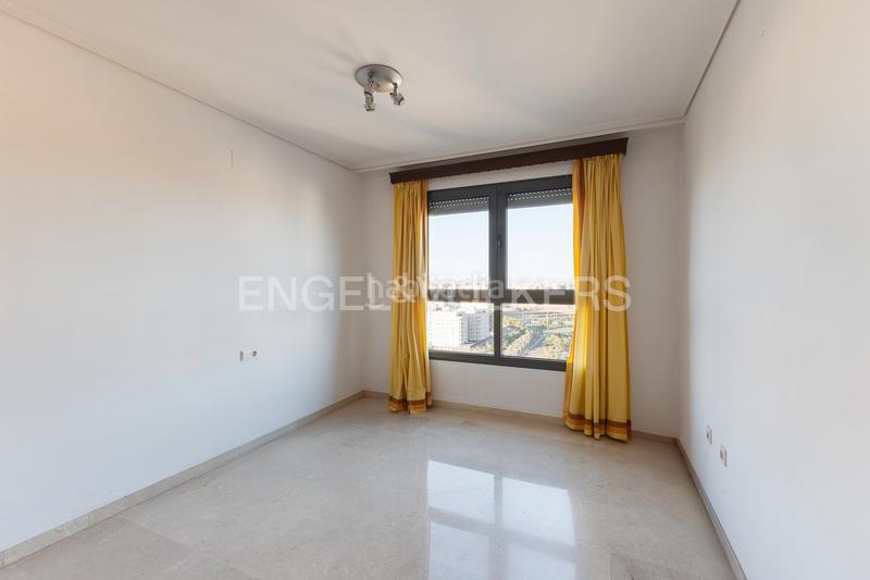 Foto 80700793-e675-4a92-8d21-1877bd4ba775. Attico con riscaldamento parcheggio piscina in Sant Pau Valencia
