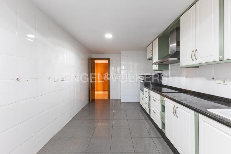 Foto 90155af8-157d-4c7a-94ec-3108ff8b4428. Attico con riscaldamento parcheggio piscina in Sant Pau Valencia