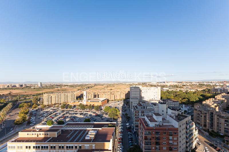Foto be31ecd9-a76a-4b36-a5fd-1edf67545d8d. Attico con riscaldamento parcheggio piscina in Sant Pau Valencia