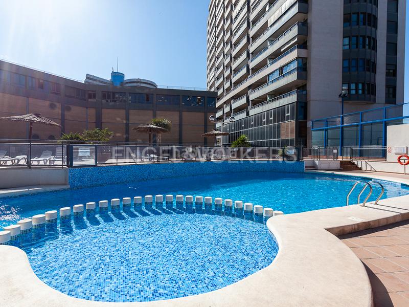 Foto c603331f-1186-4b1a-995d-a477465fa136. Attico con riscaldamento parcheggio piscina in Sant Pau Valencia